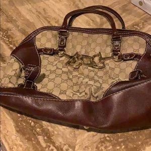 Gucci preowned purse, signs of wears no tears